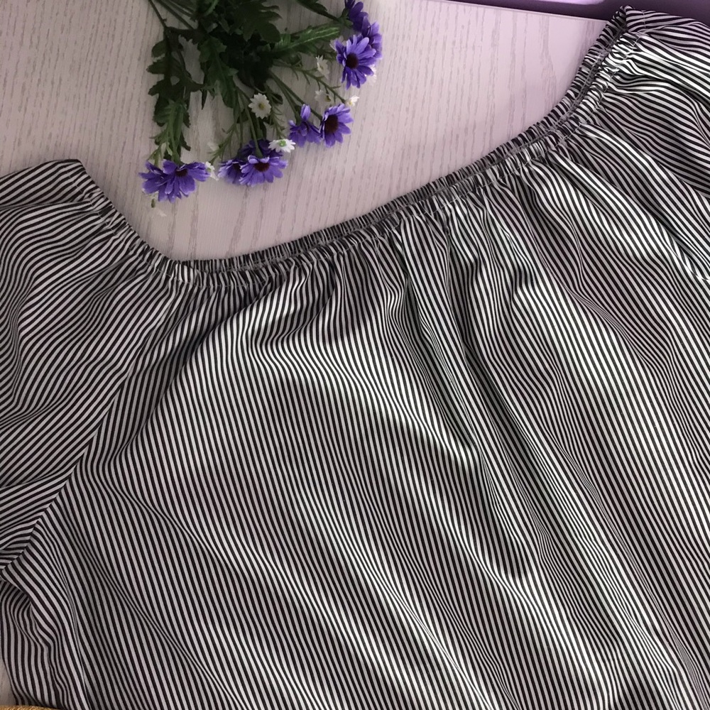 Striped Off Shoulder Top - Picture 3 of 6